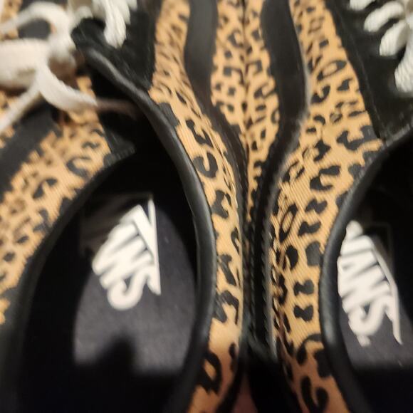 Vans Womens Leopard 8 - Picture 3 of 5